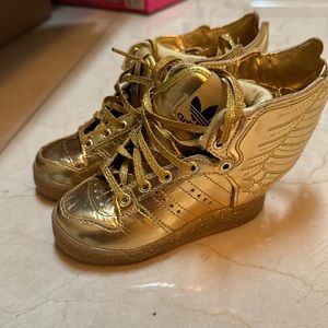 Original Addidas w Jeremy Scott for kids boys or girls size 5k wings